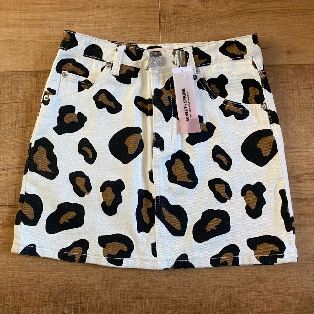 NWT Sunset & Spring Cheetah Print mini skirt white brown animal print spring